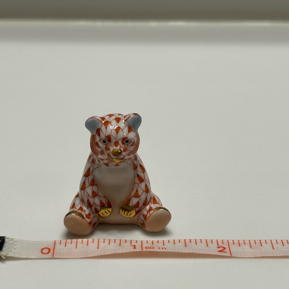 Herend Rust Fishnet Mini Sitting Bear